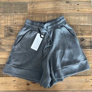 NWT Women’s Varley High Rise Alder Shorts Lounge XS Charcoal Gray